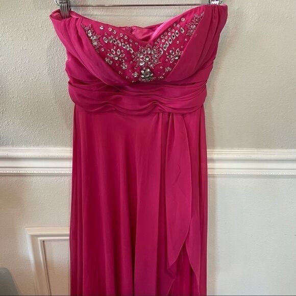 Nox Formal Sequence Embossed Gown - Picture 3 of 6